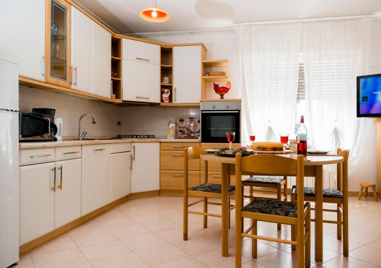 Apartment Dora Умаг Екстериор снимка