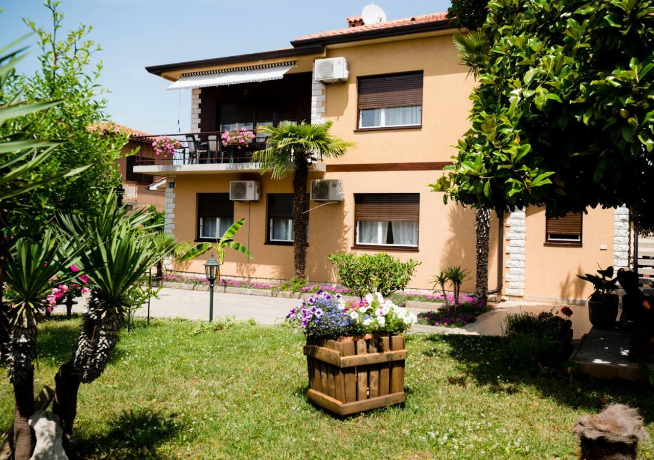 Apartment Dora Умаг Екстериор снимка